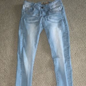 light wash skinny jeans